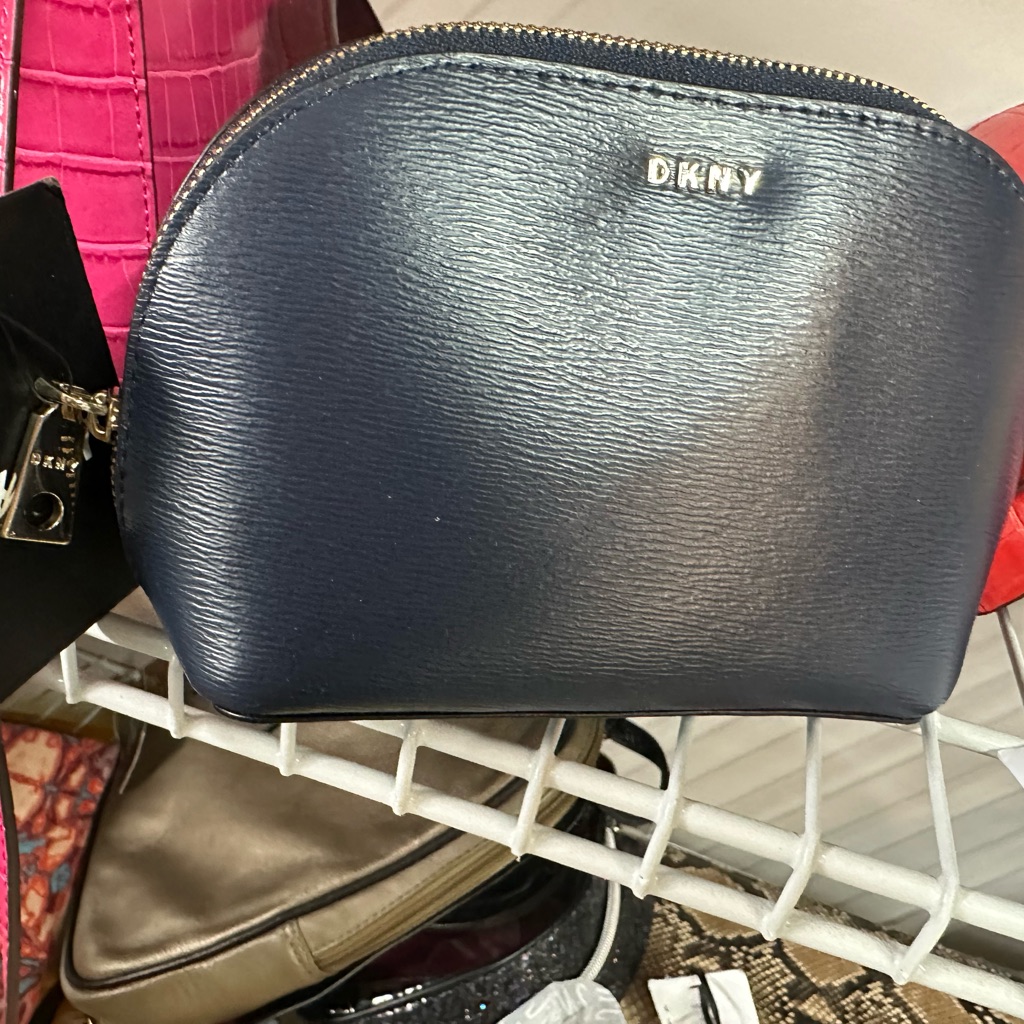 Dkny Leather Zipper Makeup Case Travel Pouch Organizer Clutch Dkny Leather Zipper Makeup Case Travel Pouch Organizer Clutch